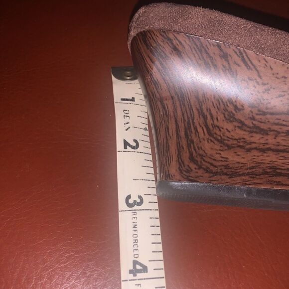 Woman’s size 7 wedges  - Picture 7 of 8
